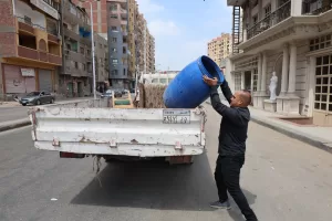 خلال مروره لمتابعة استعدادات العيد..محافظ الجيزة يرصد نقطة لفرز القمامة ويباشر أعمال إزالتها 23 - جريدة المساء