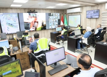 من داخل مركز سيطرة الشبكة الوطنية..محافظ المنوفية يجري اتصالاً مرئياً برؤساء الوحدات المحلية و يشدد بالاهتمام بنظافة الشوارع و الحدائق 29 - جريدة المساء