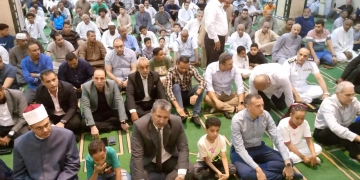 محافظ أسوان يؤدى صلاة عيد الأضحى المبارك وسط أجواء إيمانية وإحتفالية 1 - جريدة المساء