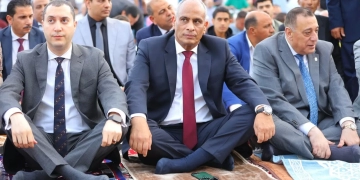 محافظ كفرالشيخ يؤدي صلاة عيد الأضحى المبارك وسط الآلاف من أهالي المحافظة بساحة سيتى كلوب 1 - جريدة المساء