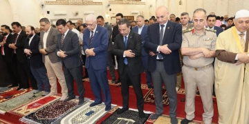 محافظ المنوفية يؤدي صلاة عيد الأضحي المبارك بمسجد الرؤوف الرحيم بشبين الكوم 1 - جريدة المساء