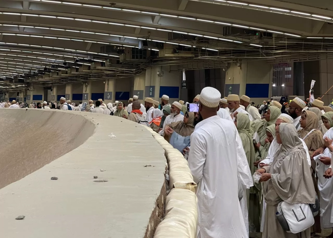 حجاج الجمعيات الأهلية يواصلون رمي الجمرات في أيام التشريق 17 - جريدة المساء