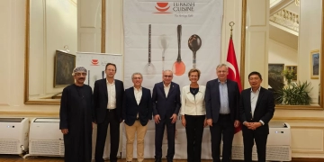 "الجيغكوفته، والكشكيك، واللحم المطهو فى التندور" تبهر السفراء ونجوم المجتمع 1 - جريدة المساء