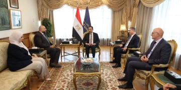وزير الاتصالات يبحث مع مسئولى كونسنتركس زيادة استثماراتها في مصر 1 - جريدة المساء