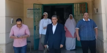 محافظ كفرالشيخ يوجه بتكثيف المرور الميداني على المستشفيات والوحدات الصحية 2 - جريدة المساء محافظ كفرالشيخ يوجه بتكثيف المرور الميداني على المستشفيات والوحدات الصحية 1 - جريدة المساء