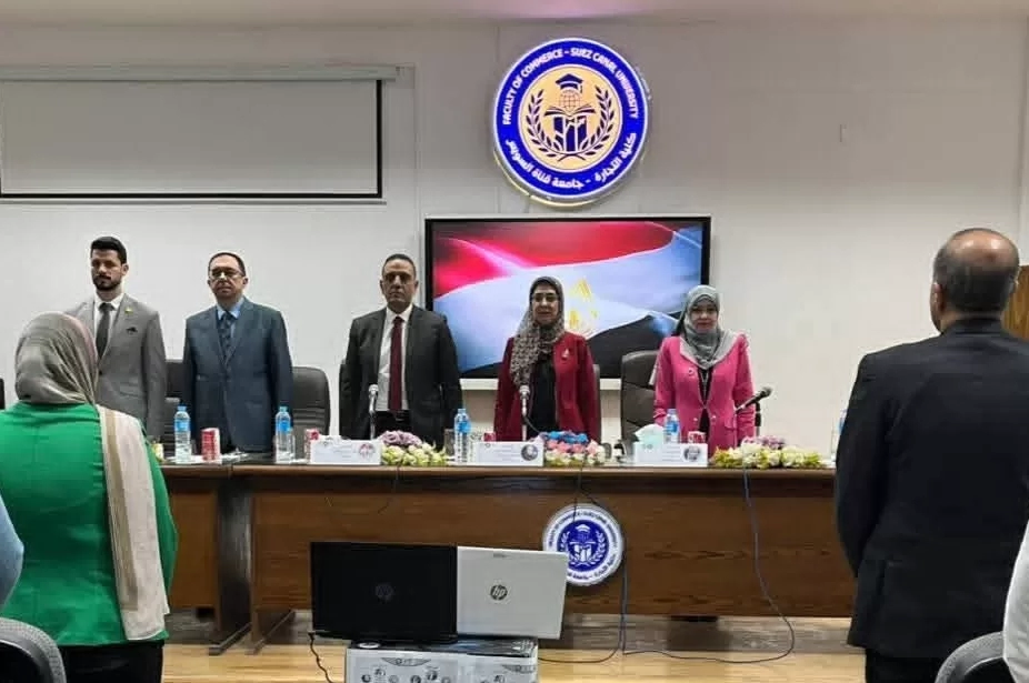 مناقشات ثرية في ملتقي البحوث البيئية بتجارة القناة  19 - جريدة المساء