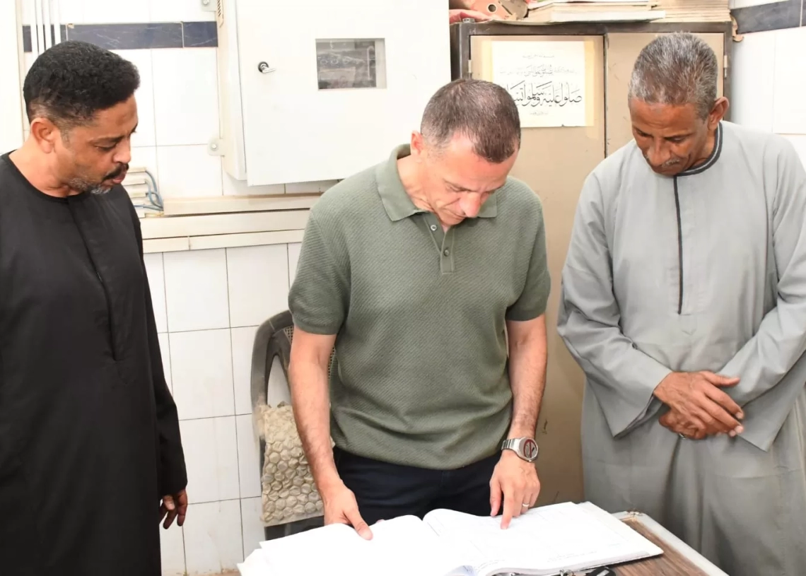 محافظ أسوان يتابع إنتظام العمل بمحطات الوقود ويشدد على الإلتزام بالضوابط المنظمة لتداول المواد البترولية 20 - جريدة المساء محافظ أسوان يتابع إنتظام العمل بمحطات الوقود ويشدد على الإلتزام بالضوابط المنظمة لتداول المواد البترولية 19 - جريدة المساء