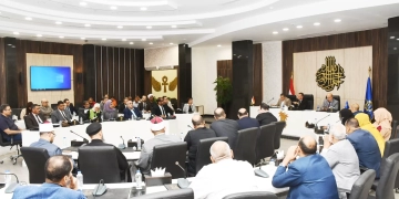 محافظ أسوان يترأس إجتماع مجلس الصحة الإقليمى لتعزيز المنظومة الصحية والحفاظ على الصحة العامة للمواطنين 1 - جريدة المساء