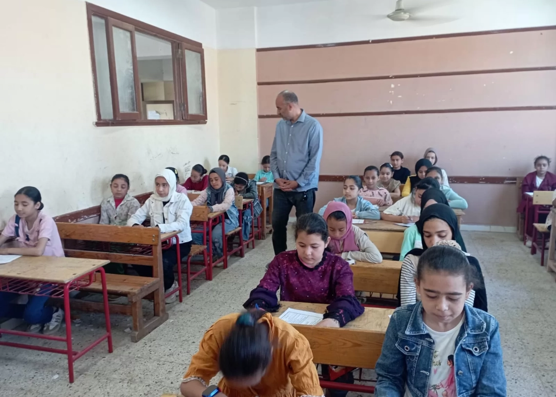 وكيل وزارة تعليم ببني سويف يتابع ختام امتحانات نهاية العام لسنوات النقل 19 - جريدة المساء
