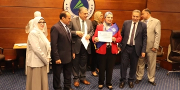 "الضرائب" تحتفي بالعاملين المتفوقين علميًا ورياضيًا من حملة الماجستير والدكتوراة 2 - جريدة المساء "الضرائب" تحتفي بالعاملين المتفوقين علميًا ورياضيًا من حملة الماجستير والدكتوراة 1 - جريدة المساء