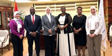 بروتوكول تعاون بين الضرائب المصرية و"الأفريقية" لتعزيز التعاون وتبادل الخبرات 2 - جريدة المساء بروتوكول تعاون بين الضرائب المصرية و"الأفريقية" لتعزيز التعاون وتبادل الخبرات 1 - جريدة المساء