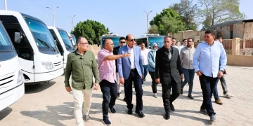 محافظ المنيا يشهد اصطفاف 73 أتوبيسًا أمام المتحف الأتوني 2 - جريدة المساء محافظ المنيا يشهد اصطفاف 73 أتوبيسًا أمام المتحف الأتوني 1 - جريدة المساء