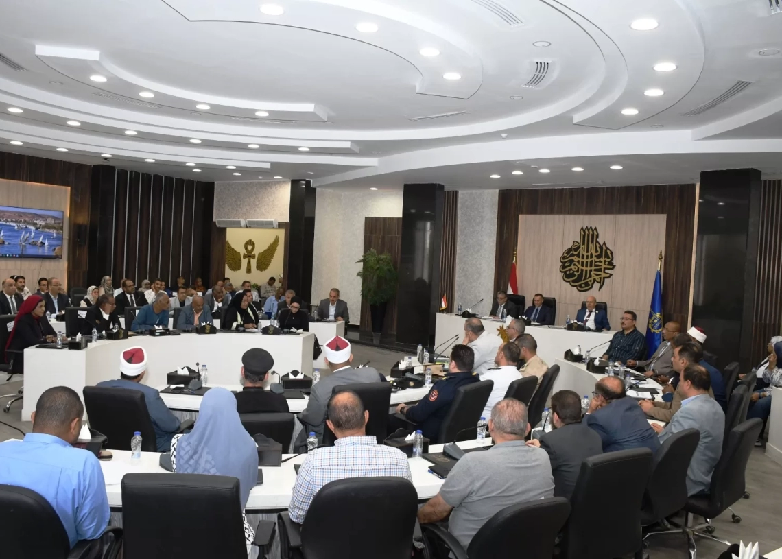 محافظ أسوان يتابع معدلات تنفيذ مشروعات "حياة كريمة" .. ويوجه بسرعة الإنتهاء من المشروعات المتبقية قبل 30 يونيو المقبل 20 - جريدة المساء محافظ أسوان يتابع معدلات تنفيذ مشروعات "حياة كريمة" .. ويوجه بسرعة الإنتهاء من المشروعات المتبقية قبل 30 يونيو المقبل 19 - جريدة المساء