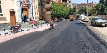 "محلية مركز ومدينة بني سويف" تواصل رفع كفاءة الشوارع لتحسين الحركة المرورية 1 - جريدة المساء