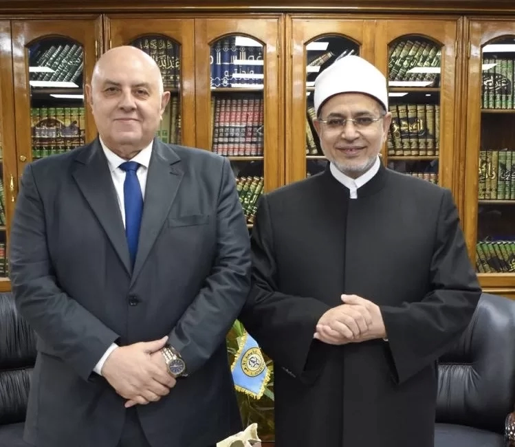 رئيس الإذاعة يلتقي رئيس جامعة الأزهر لتعزيز دعم شبكة الإذاعات الموجهة** 19 - جريدة المساء