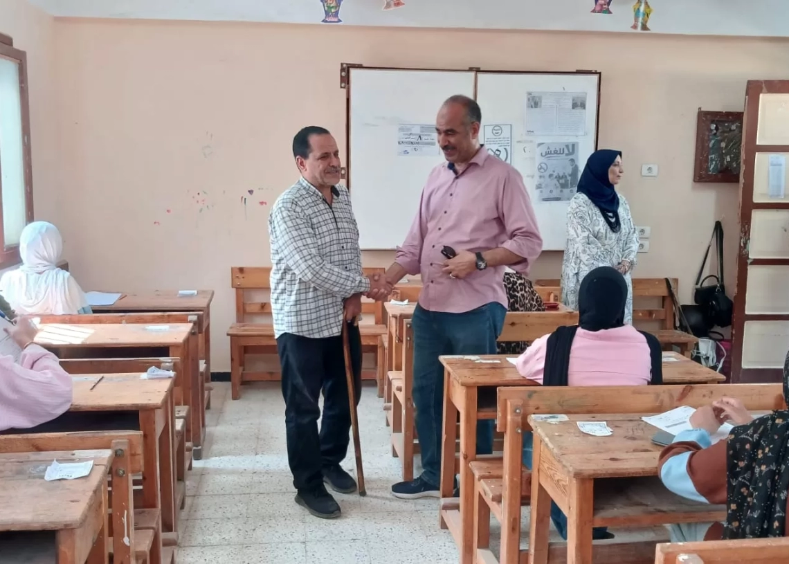 وكيل وزارة تعليم بني سويف يتفقد عددًا من لجان الشهادة الإعدادية لمتابعة امتحانات نهاية العام 19 - جريدة المساء