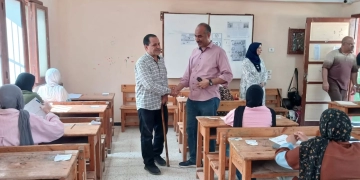 وكيل وزارة تعليم بني سويف يتفقد عددًا من لجان الشهادة الإعدادية لمتابعة امتحانات نهاية العام 1 - جريدة المساء
