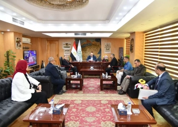 محافظ الفيوم يؤكد على تعزيز التعاون المشترك في التوعية المجتمعية بجهود الدولة 27 - جريدة المساء
