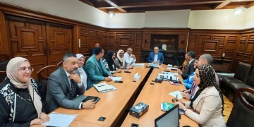 رئيس هيئة التأمين الصحي تابع مؤشرات الأداء ويؤكد على تعزيز جودة الخدمات الصحية 1 - جريدة المساء