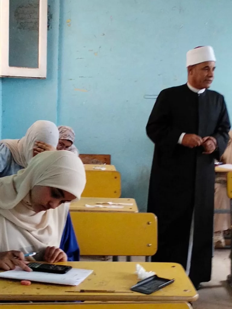 رئيس منطقة المنوفية الأزهرية يتفقد لجان الامتحان بمعهد فتيات شبين الكوم 18 - جريدة المساء