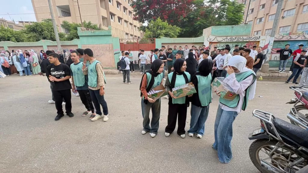 أتوبيسات مجانية و عصائر و مياه معدنية دعما لطلاب الثانوية العامة بالمنوفية 21 - جريدة المساء