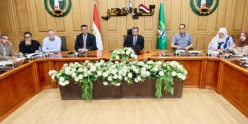بتقنية "زووم".. محافظ المنوفية لـ رؤساء الوحدات المحلية و النواب الجدد : معيار التقييم.. التواجد الميداني و المتابعة المباشرة للملفات الحيوية 2 - جريدة المساء بتقنية "زووم".. محافظ المنوفية لـ رؤساء الوحدات المحلية و النواب الجدد : معيار التقييم.. التواجد الميداني و المتابعة المباشرة للملفات الحيوية 1 - جريدة المساء