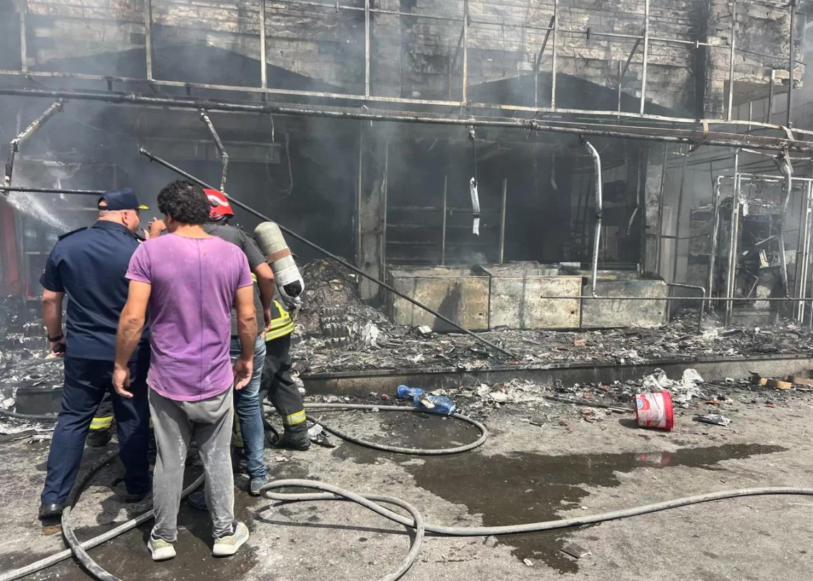 السيطرة على إندلاع حريق بمحل بقالة " سوبر ماركت الأبنودي " بالمدراس في الغردقة.. ولا توجد إصابات 19 - جريدة المساء