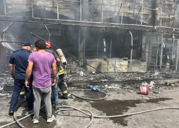 السيطرة على إندلاع حريق بمحل بقالة " سوبر ماركت الأبنودي " بالمدراس في الغردقة.. ولا توجد إصابات 17 - جريدة المساء