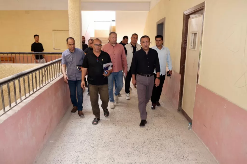 محافظ المنوفية يتفقد محطة معالجة صرف كفر داود و يفاجئ مدرسة السادات الثانوية الصناعية 20 - جريدة المساء