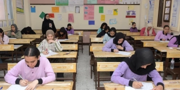 وجه بشوش وكلمة طيبة.. ماذا طلب "أولياء أمور مصر" من مراقبي الثانوية العامة؟ 44 - جريدة المساء
