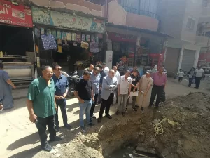 نائب محافظ الجيزة يتابع ميدانيا الموقف التنفيذي لمشروع الصرف الصحي بمنطقة المتربة بمركز أوسيم 25 - جريدة المساء