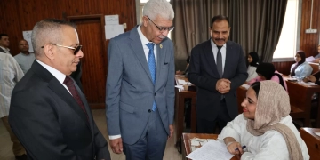 رئيس جامعة المنوفية يتفقد امتحانات "الترم الثاني" بكلية الاقتصاد المنزلي 1 - جريدة المساء