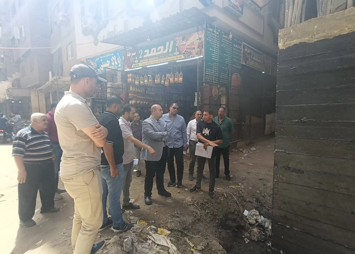 نائب محافظ الجيزة يتابع ميدانيا الموقف التنفيذي لمشروع الصرف الصحي بمنطقة المتربة بمركز أوسيم 19 - جريدة المساء