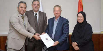 توقيع عقد تسهيلات ائتمانية بقيمة 300 مليون جنيه لدعم المشروعات الصغيرة ببورسعيد 2 - جريدة المساء توقيع عقد تسهيلات ائتمانية بقيمة 300 مليون جنيه لدعم المشروعات الصغيرة ببورسعيد 1 - جريدة المساء