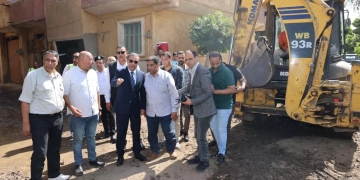 محافظ المنوفية يتفقد موقع انفجار خط مياه "ميت خاقان" و يوجه بتسخير كافة الإمكانيات لإصلاح العطل و عودة الخدمة 1 - جريدة المساء