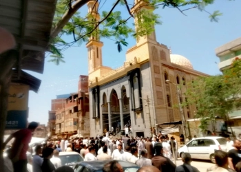 الآلاف شاركوا فى تشييع جنازه الموظف المثالى بأوقاف كفرالشيخ بعد وفاته بأزمة قلبيه مفاجئه عقب تلقيه  العزاء فى إبن عمه 25 - جريدة المساء