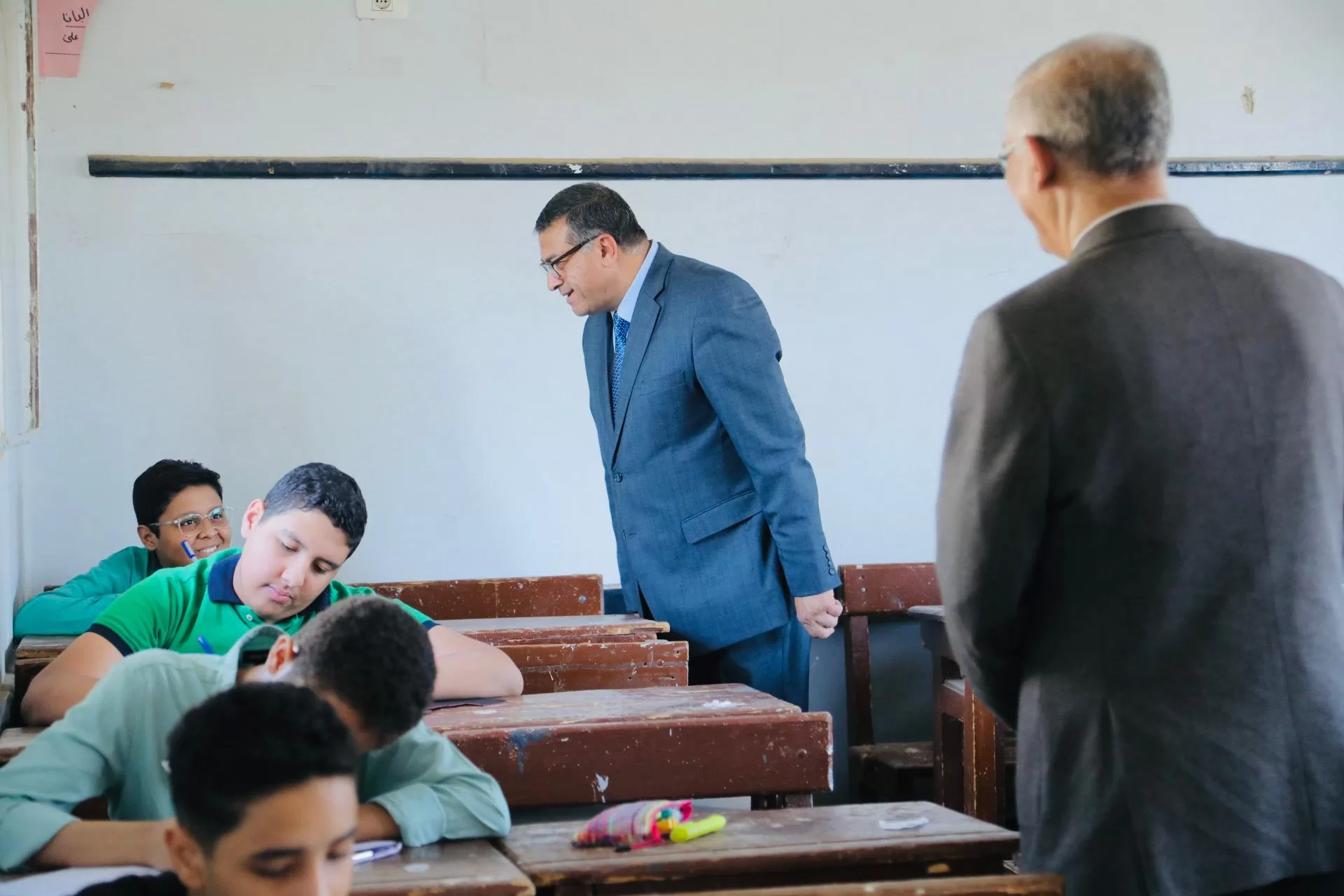 محافظ قنا يتفقد لجان امتحانات الشهادة الإعدادية 28 - جريدة المساء