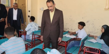 محافظ سوهاج يتفقد سير امتحانات الدبلومات الفنية والشهادة الإعدادية 2 - جريدة المساء محافظ سوهاج يتفقد سير امتحانات الدبلومات الفنية والشهادة الإعدادية 1 - جريدة المساء