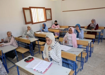 امتحان "العربى" رسم الفرحة على وجوه طلاب الإعدادية بالمنوفية 17 - جريدة المساء