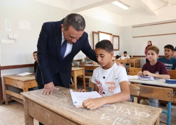 في أول أيام امتحانات الإعدادية..محافظ المنوفية أحال مدير تعليم بركة السبع و مدير مدرسة الشهيد البدري الإعدادية بنات للتحقيق..لسوء حالة النظافة 25 - جريدة المساء