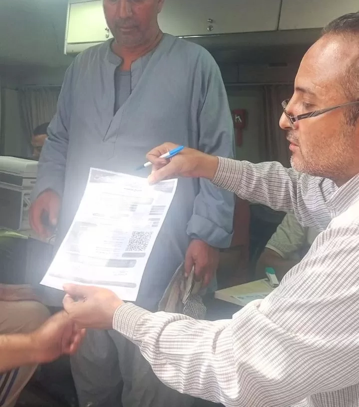 77 طلب ترخيص و12 تصريحاً مؤقتاً خلال حملات ترخيصك في محلك بمراكز المنيا 19 - جريدة المساء