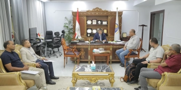 محافظ قنا يوجه بالبدء الفوري في إصلاح جسر طراد النيل بنجع حمادي 1 - جريدة المساء