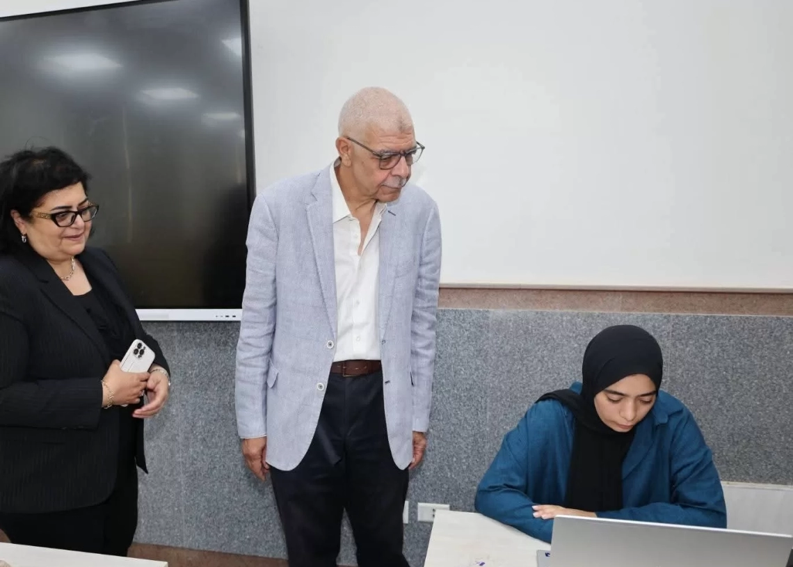 «القاصد» يتفقد لجان امتحانات جامعة المنوفية الأهلية و يشيد بانتظام الاختبارات الالكترونية و البرامج الأكاديمية 19 - جريدة المساء