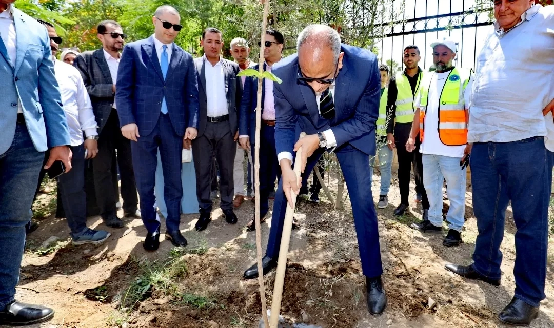 محافظ كفرالشيخ يزرع الأشجار بمركز قلين ضمن مبادرة «جميلة يا بلدي» و«100 مليون شجرة» 20 - جريدة المساء محافظ كفرالشيخ يزرع الأشجار بمركز قلين ضمن مبادرة «جميلة يا بلدي» و«100 مليون شجرة» 19 - جريدة المساء