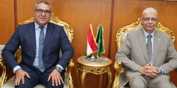 رئيس جامعة المنوفية يبحث تعزيز التعاون الأكاديمي مع الملحق الثقافي المصري بالسعودية 1 - جريدة المساء