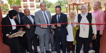 محافظ المنوفية يفتتح أعمال تطوير مدرسة الشهيد أحمد عفيفي الثانوية بميت القصرى و يفاجئ وحدة صحة الأسرة بميت سراج 1 - جريدة المساء