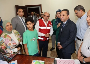 محافظ المنوفية يتفقد القافلة الطبية للهلال الأحمر بـ " أحداث " قويسنا 17 - جريدة المساء
