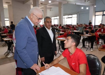 رئيس جامعة المنوفية يتفقد لجان امتحان "الترم الثاني" بكلية علوم الرياضة 36 - جريدة المساء