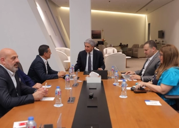 فتحى يبحث مع مجموعتى "وزإير" و"انيكس جروب":. التوسع في السوق المصرى وزيادة الحركة السياحية الوافدة 23 - جريدة المساء