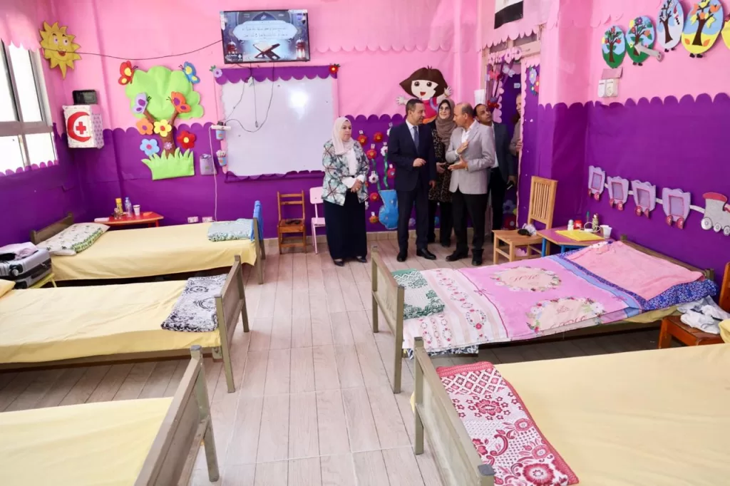 قبيل انطلاق ماراثون الثانوية العامة غدا..محافظ المنوفية يتفقد جاهزية لجان الامتحان و استراحات المراقبين 17 - جريدة المساء